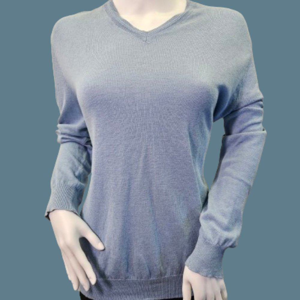 Light Blue Banana Republic Medium Sized Silk and Linen Sweater